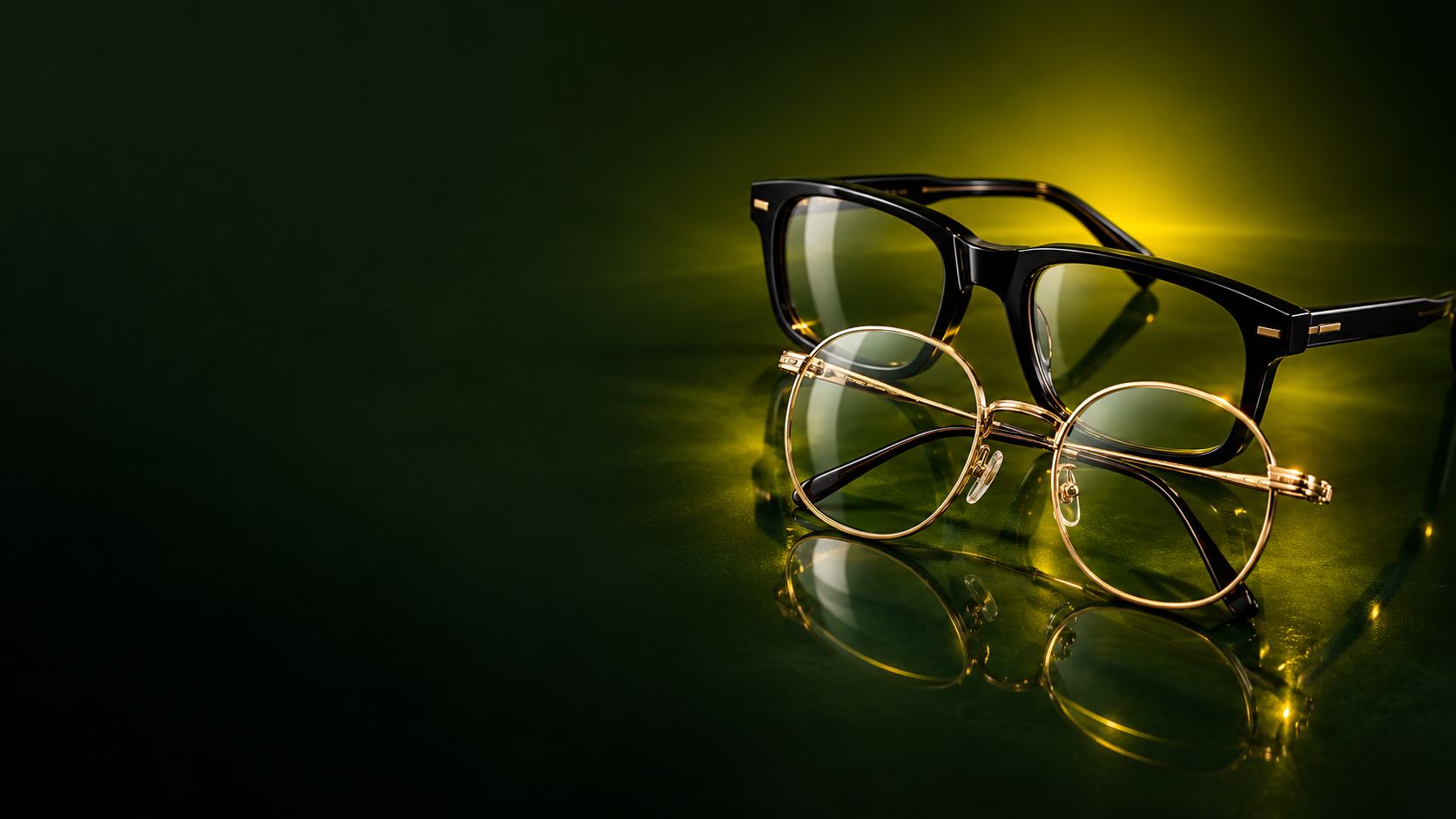 Zwei elegante Brillen der Aktionskollektion